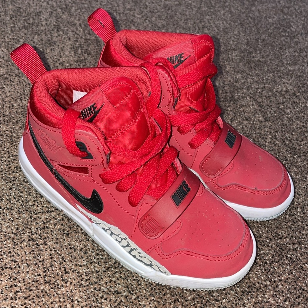 Jordan Legacy 312 Toro